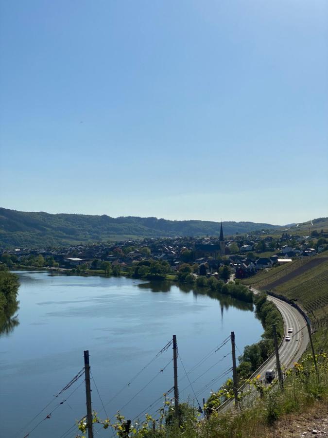 Hotel Springiersbacher-Hof Krov Luaran gambar